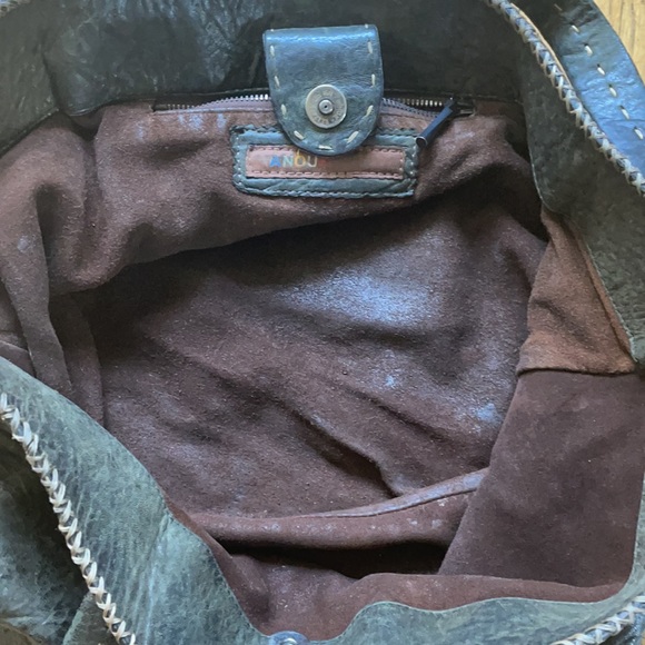 Anouk hand stitched leather bag. - Picture 3 of 9